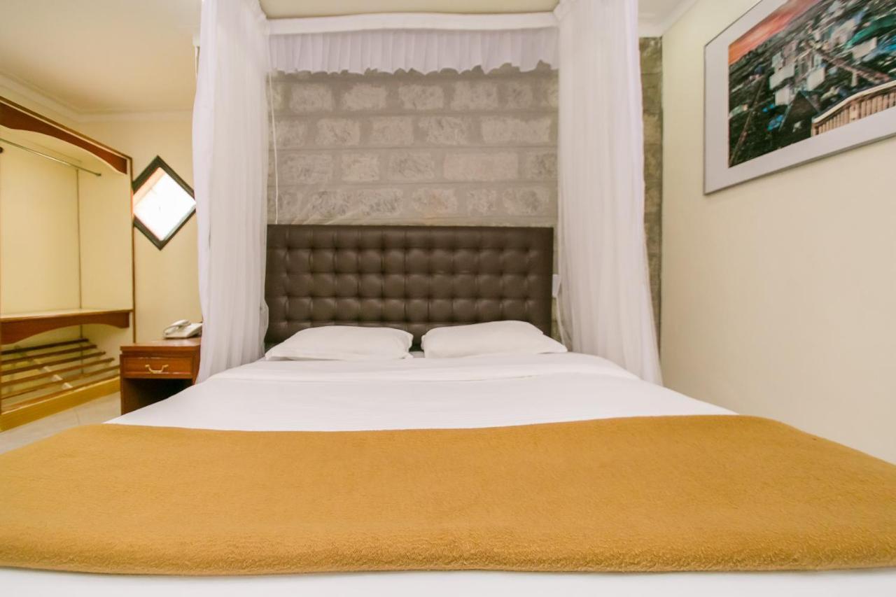 Green Hills Hotel Ньери Экстерьер фото