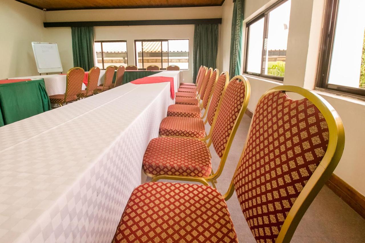 Green Hills Hotel Ньери Экстерьер фото