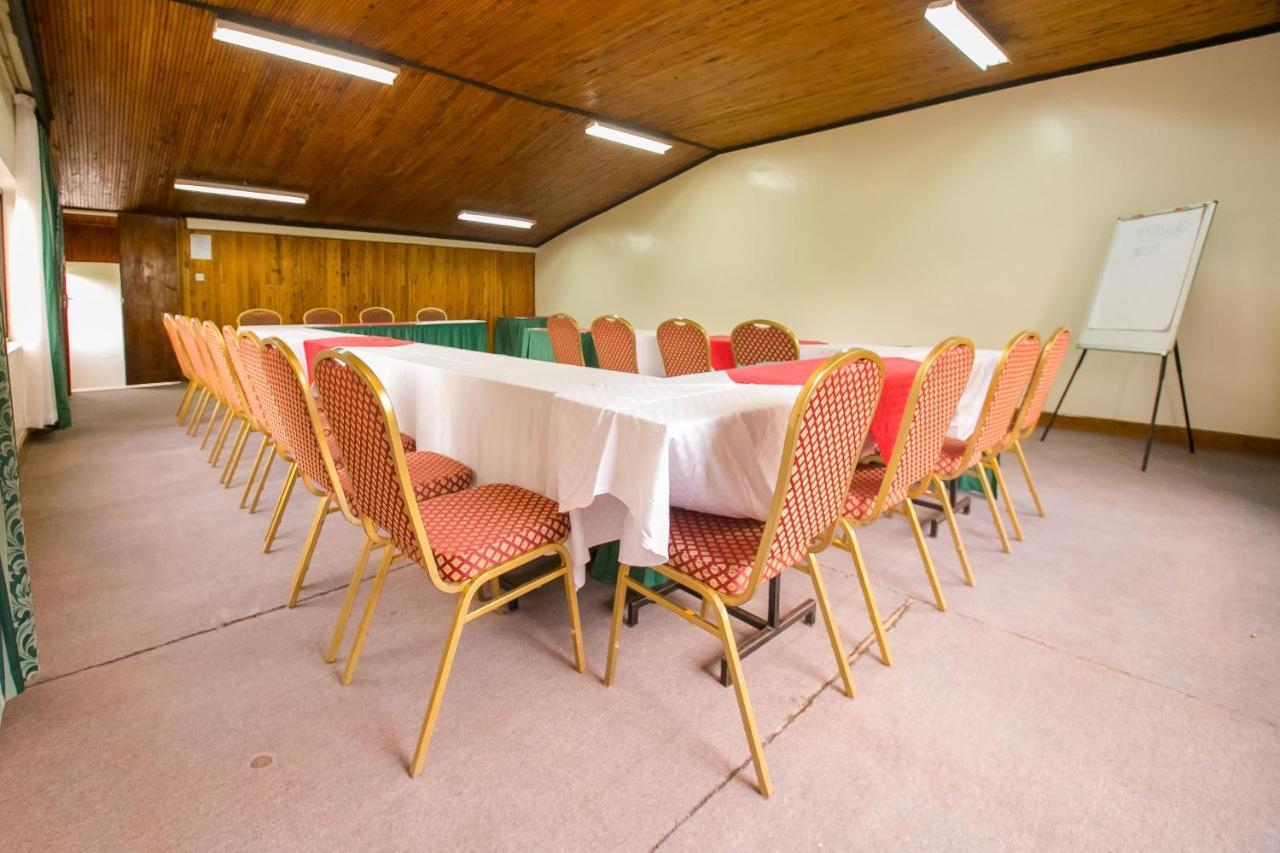 Green Hills Hotel Ньери Экстерьер фото