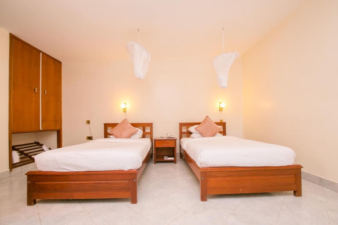 Green Hills Hotel Ньери Экстерьер фото